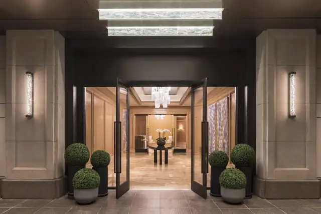 Ritz-Carlton Cleveland in Cleveland, entrance with glass doors and a reception desk